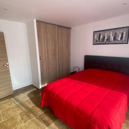 Agreable Dependance 3 Pieces Villa Saint-Maximin Buitenkant foto