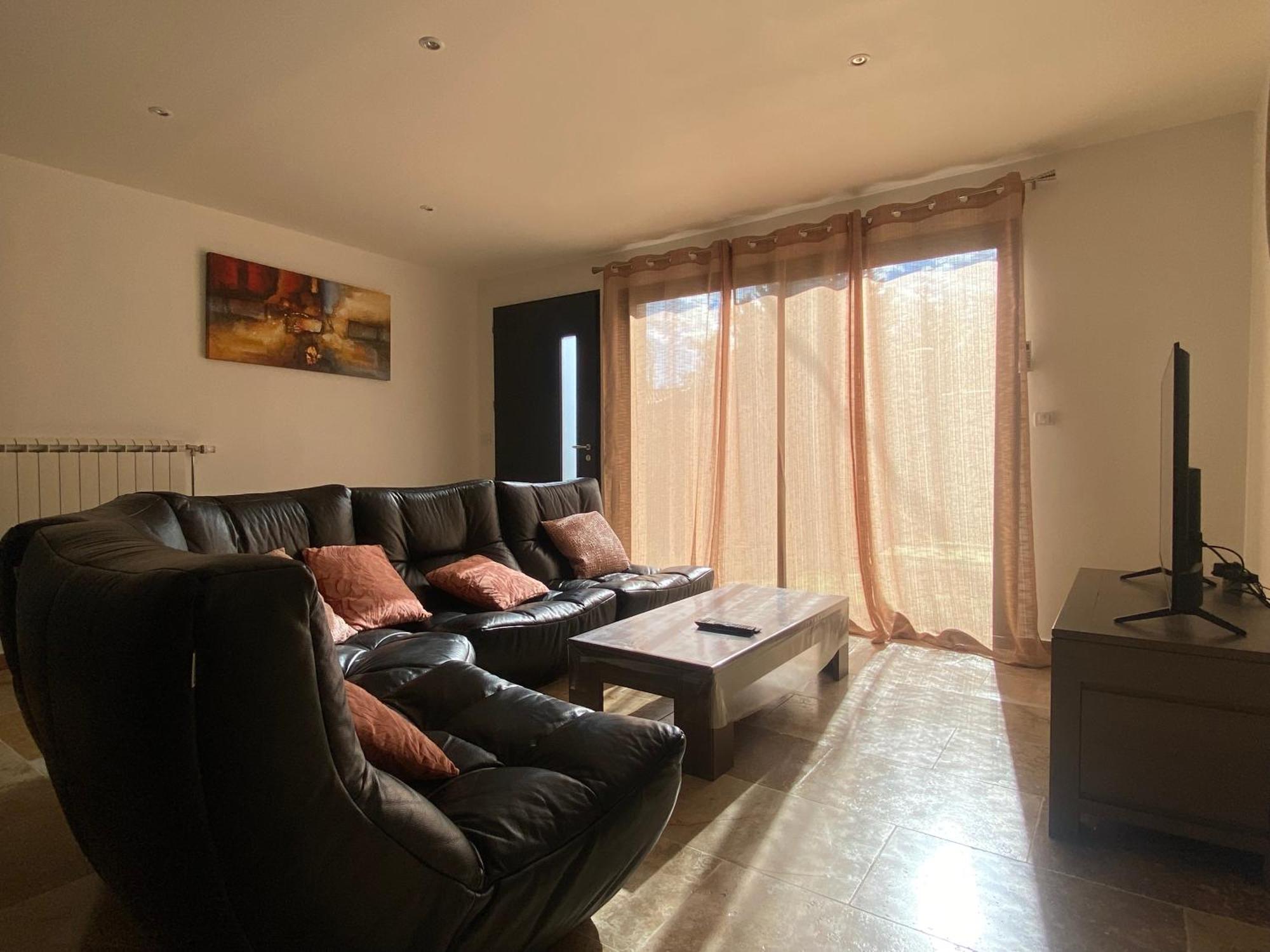 Agreable Dependance 3 Pieces Villa Saint-Maximin Buitenkant foto